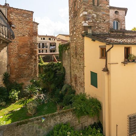 Apartament Historic Apt In The Center Of Lucca With Balcony Zewnętrze zdjęcie