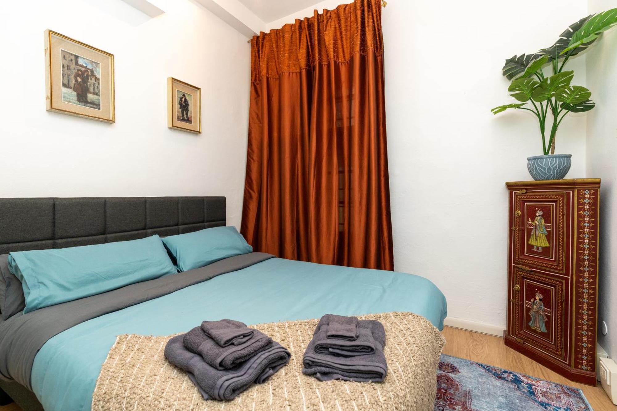 Apartament Historic Apt In The Center Of Lucca With Balcony Zewnętrze zdjęcie