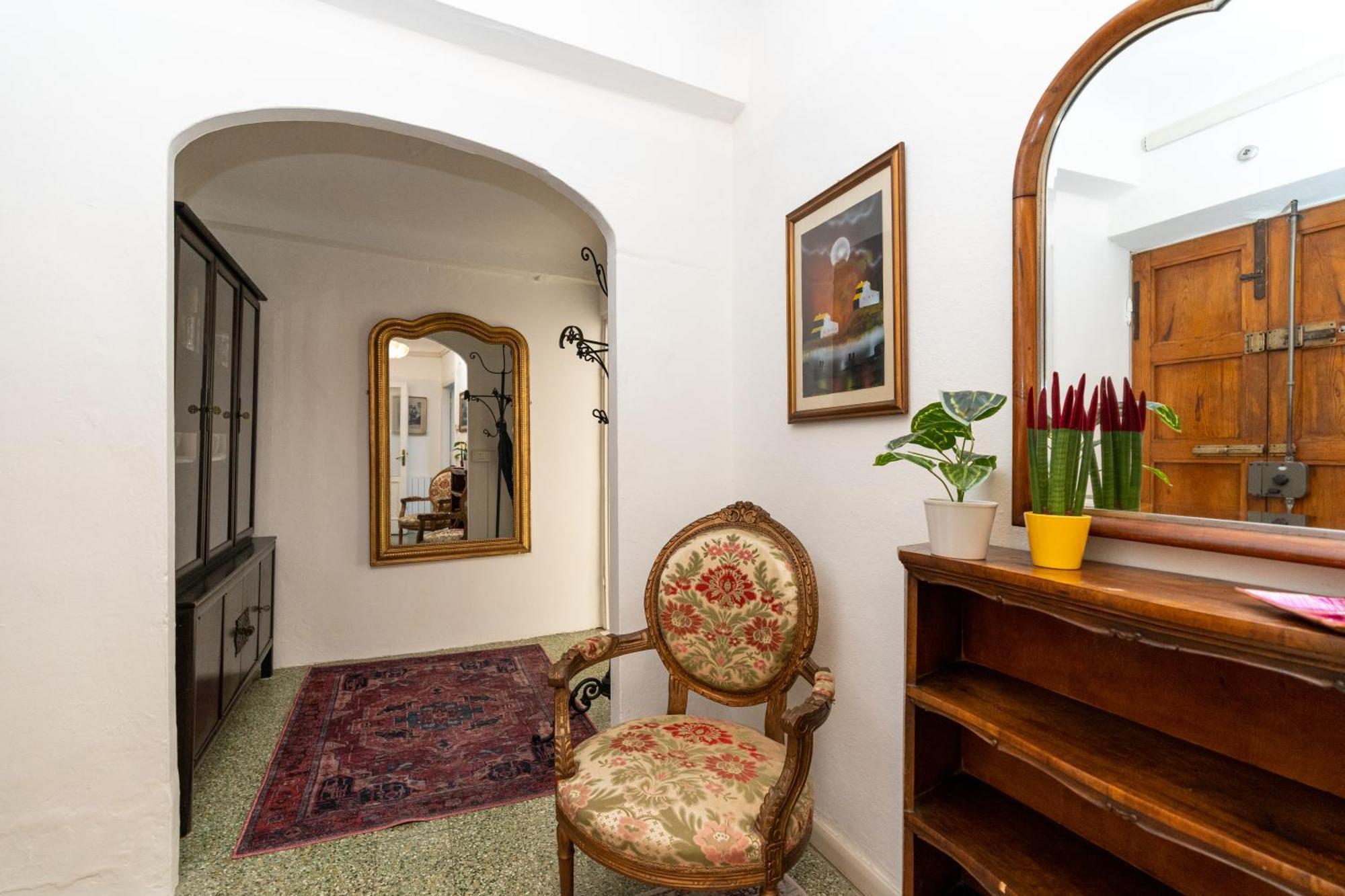 Apartament Historic Apt In The Center Of Lucca With Balcony Zewnętrze zdjęcie